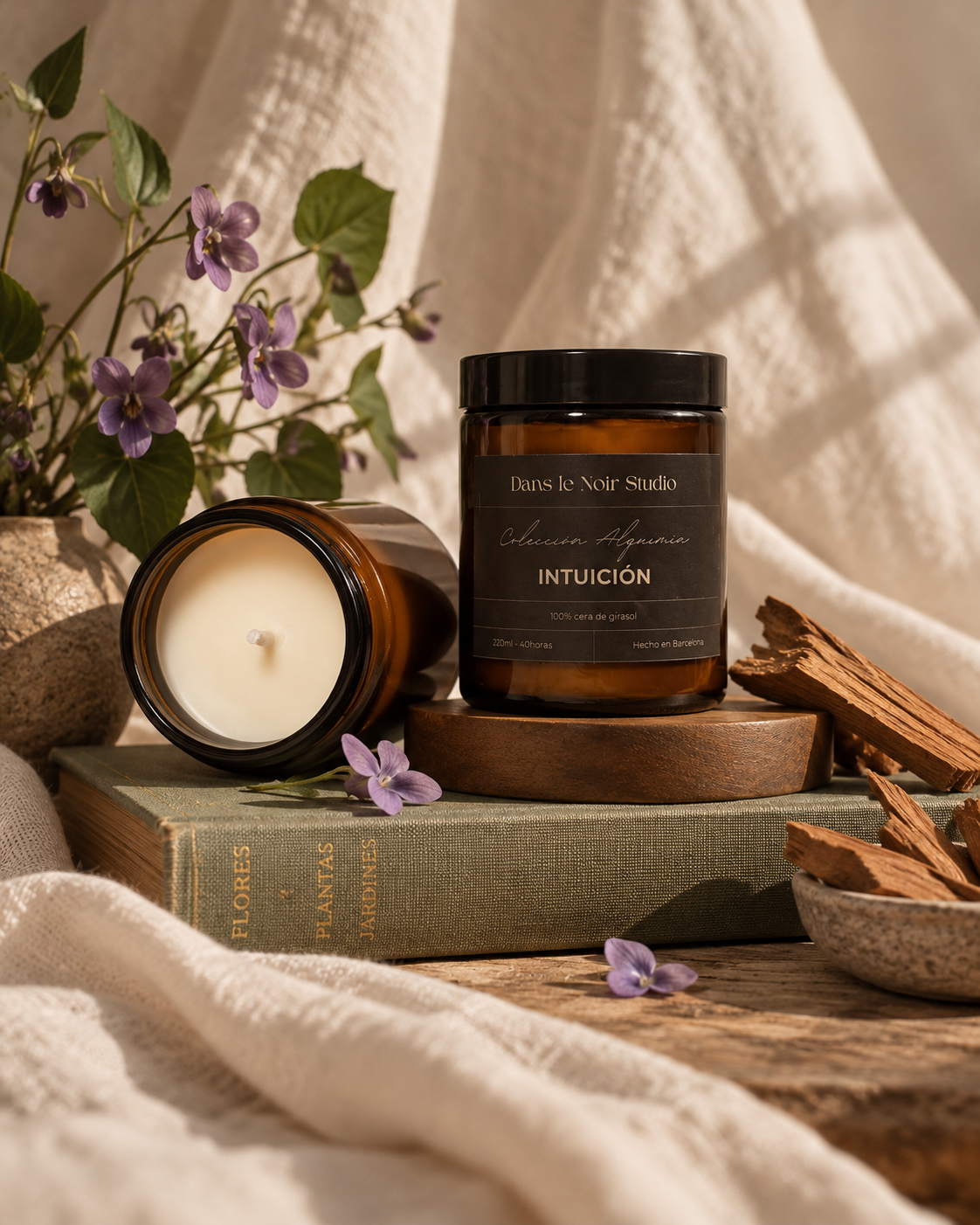 Intuición | Vela aromática de violeta, iris y cedro